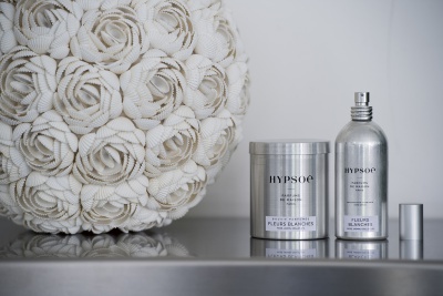 Hypso� : bougie dans sa bo�te m�tal et spay d'ambiance - senteur : Fleurs Blanches