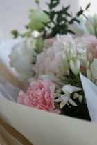 FLEURS BLANCHES GLASS CANDLE (white flowers)